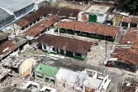 Fim de uma era: Mercado Público de Camaragibe dá adeus ao prédio histórico