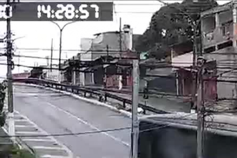 ‘Ladeira do Sabão’ preocupa moradores com série de acidentes em Interlagos